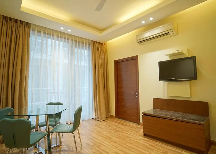 Deluxe King Suite